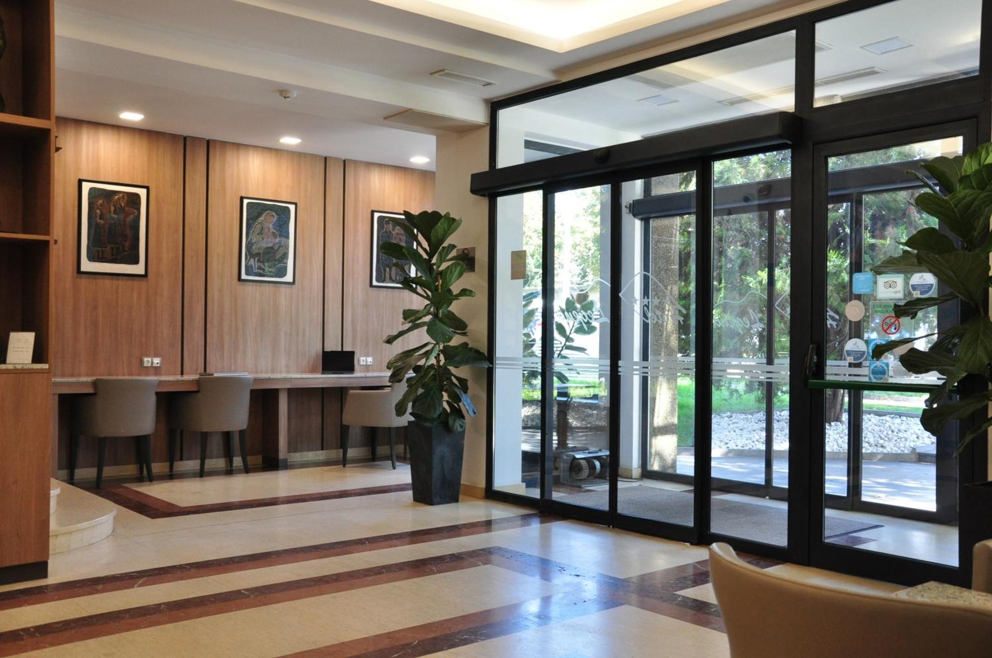 Legends Hotel Sofia Esterno foto