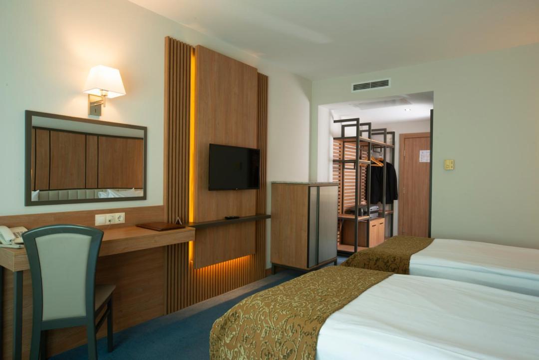 Legends Hotel Sofia Esterno foto