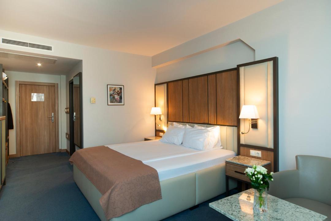 Legends Hotel Sofia Esterno foto