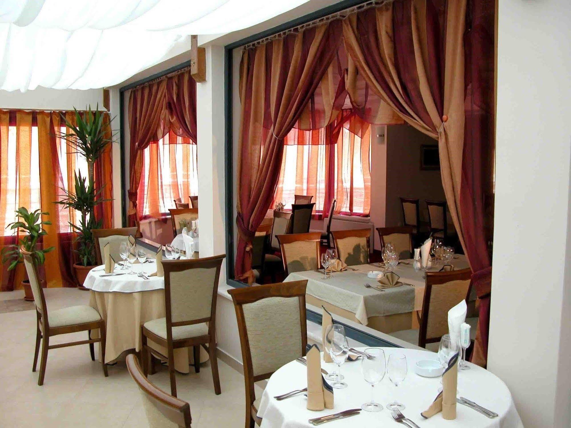 Legends Hotel Sofia Esterno foto